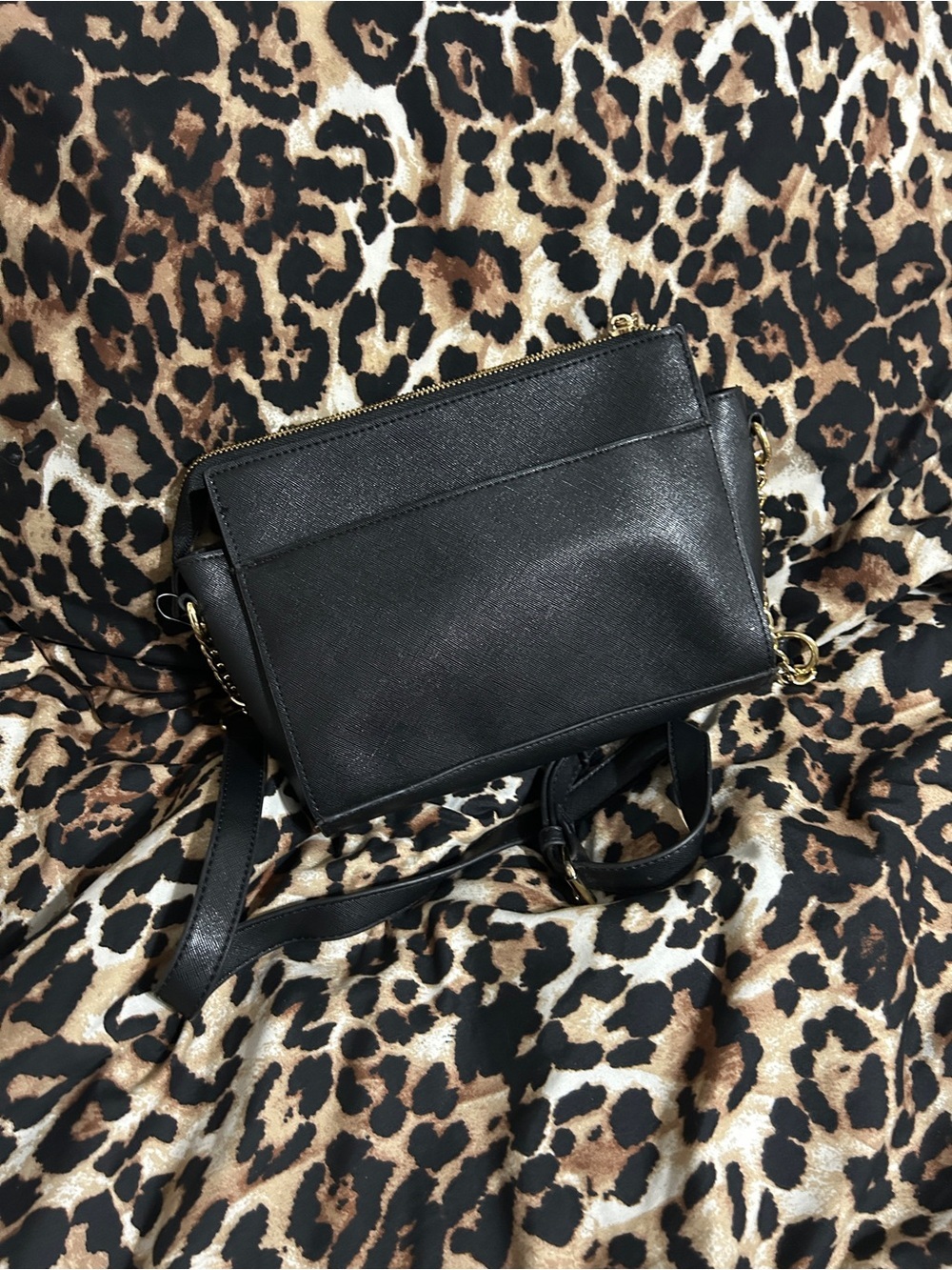 Steve Madden Black Logo Shoulder Bag with Gold Accents - Picture 2 of 3
